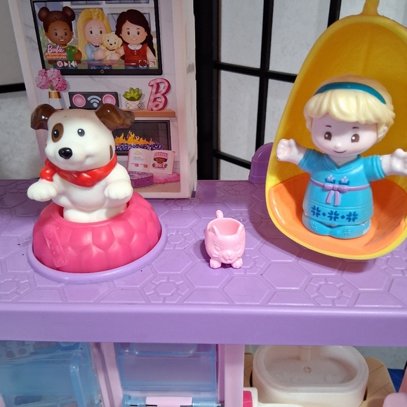 Little People Barbie Little Dreamhouse Toddler Playset with Figures - Picture 9 of 16